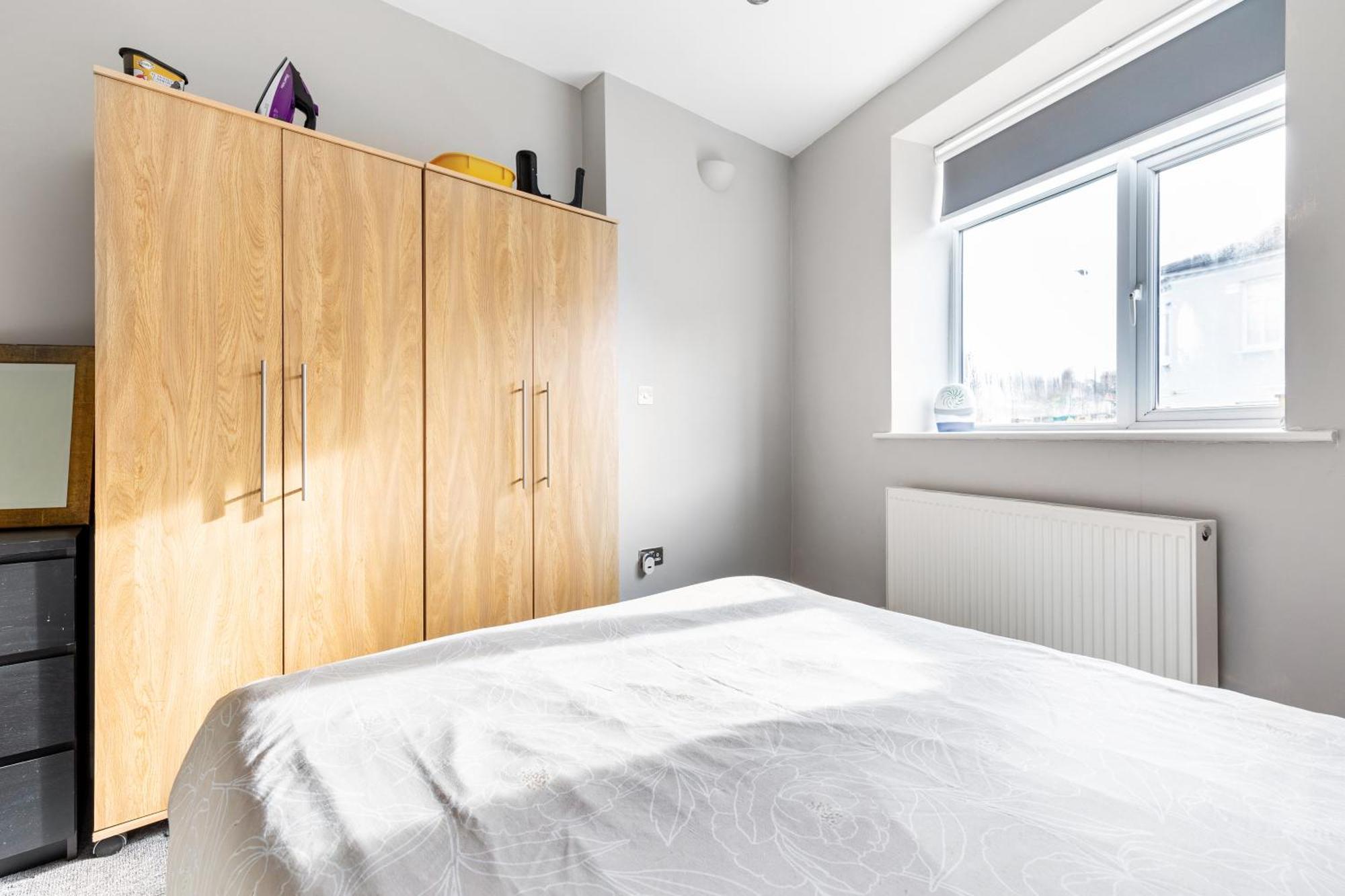 Spacious 2 Bed Apartment With Free Parking For 2 Cars And Underground Station Zone 2 For Quick Access To Central London Up To 8 Guests Экстерьер фото